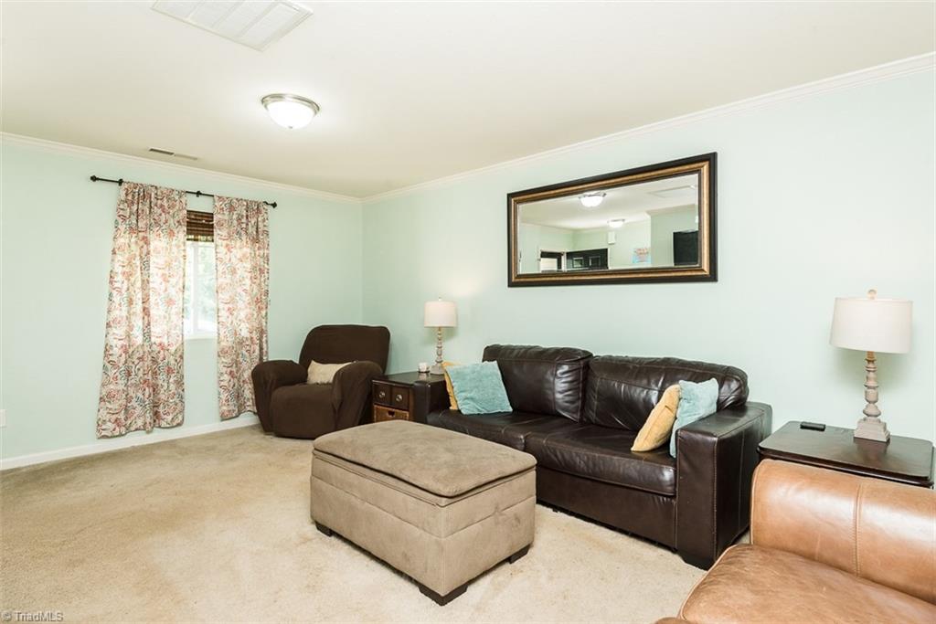 304 Walnut Crossing Drive, Whitsett, North Carolina image 7