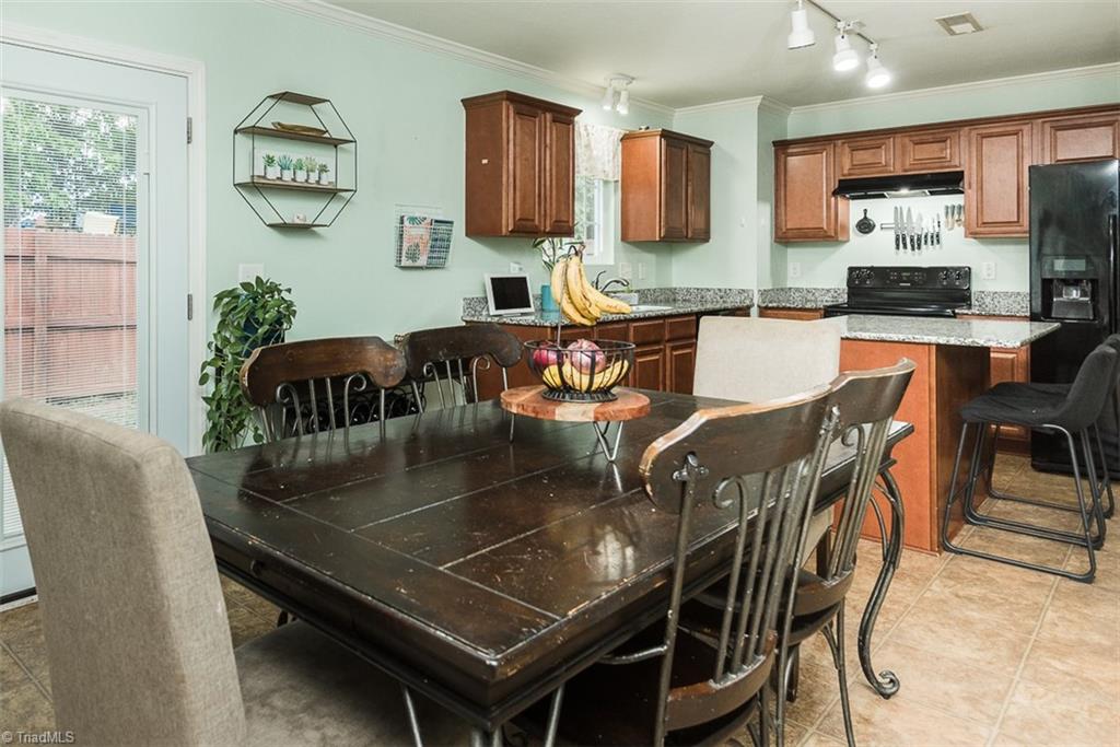 304 Walnut Crossing Drive, Whitsett, North Carolina image 14