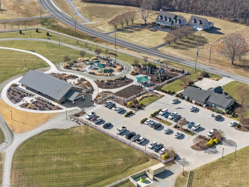 Winston-Salem, North Carolina 27107, United States, 3 Bedrooms Bedrooms, ,2 BathroomsBathrooms,Residential,Pending,8006