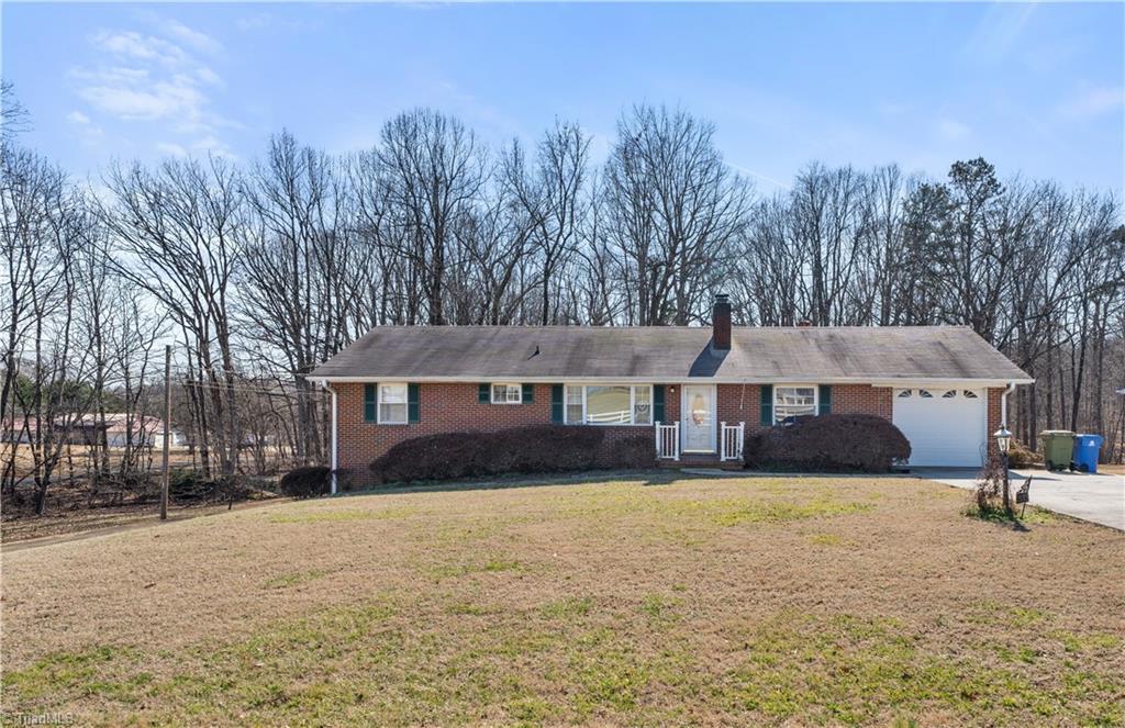 Winston-Salem, North Carolina 27107, United States, 3 Bedrooms Bedrooms, ,2 BathroomsBathrooms,Residential,Pending,8006 Winston-Salem, North Carolina 27107, United States, 3 Bedrooms Bedrooms, ,2 BathroomsBathrooms,Residential,Pending,8006