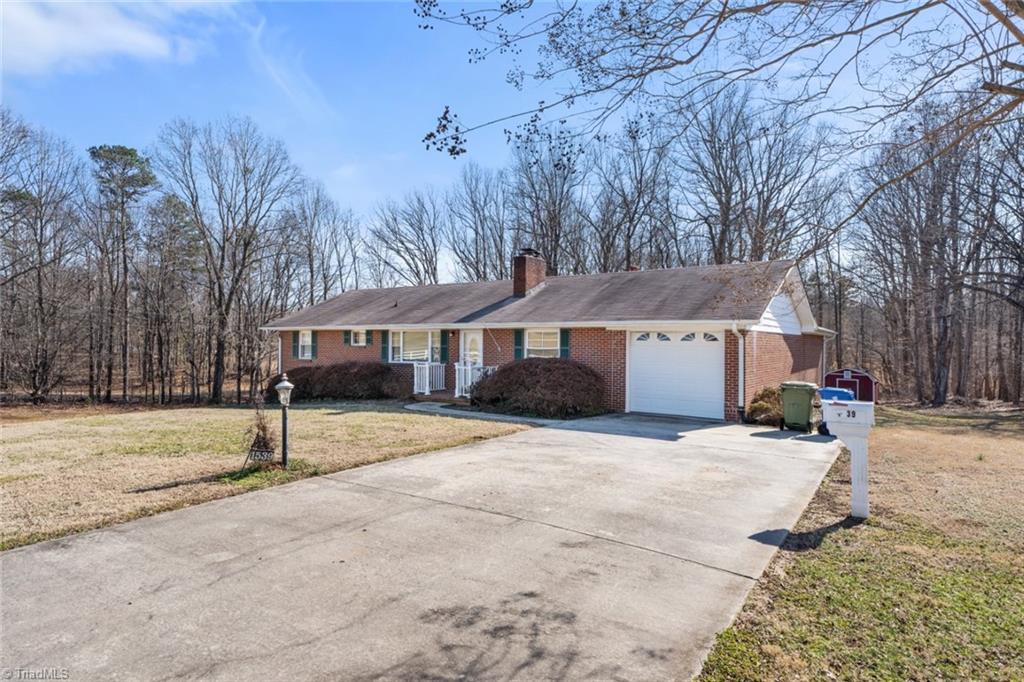 Winston-Salem, North Carolina 27107, United States, 3 Bedrooms Bedrooms, ,2 BathroomsBathrooms,Residential,Pending,8006