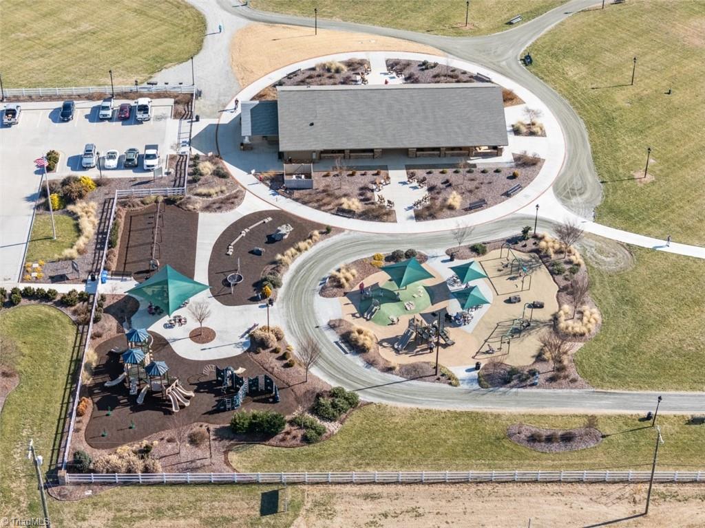 Winston-Salem, North Carolina 27107, United States, 3 Bedrooms Bedrooms, ,2 BathroomsBathrooms,Residential,Pending,8006