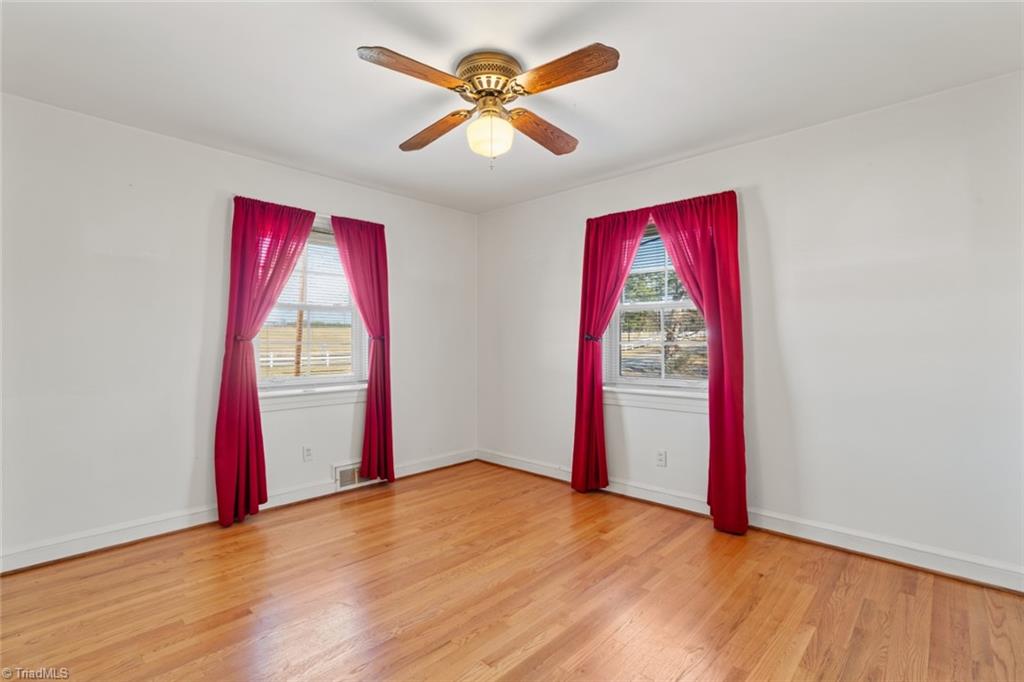 Winston-Salem, North Carolina 27107, United States, 3 Bedrooms Bedrooms, ,2 BathroomsBathrooms,Residential,Pending,8006