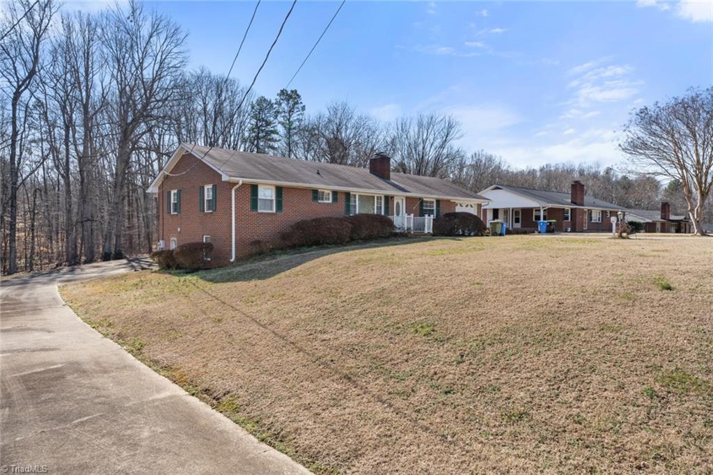 Winston-Salem, North Carolina 27107, United States, 3 Bedrooms Bedrooms, ,2 BathroomsBathrooms,Residential,Pending,8006