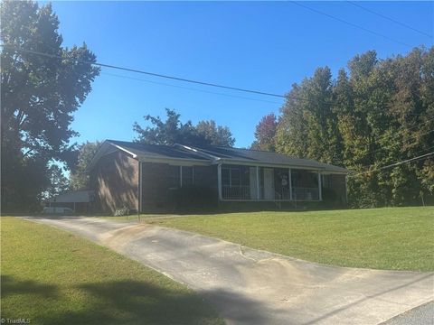 1008 Mackie Avenue Asheboro NC 27205