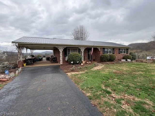 927 Shingle Gap Road, photo 1 of 33