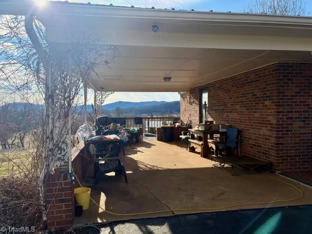 927 Shingle Gap Road, photo 4 of 33