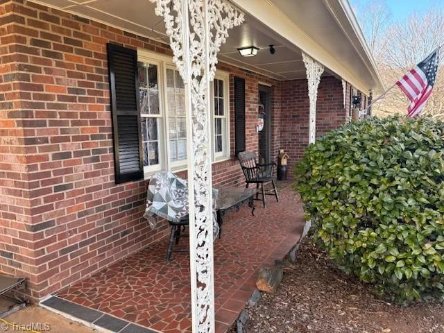 927 Shingle Gap Road, photo 2 of 33