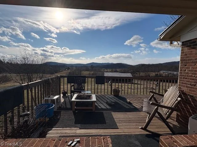927 Shingle Gap Road, photo 5 of 33