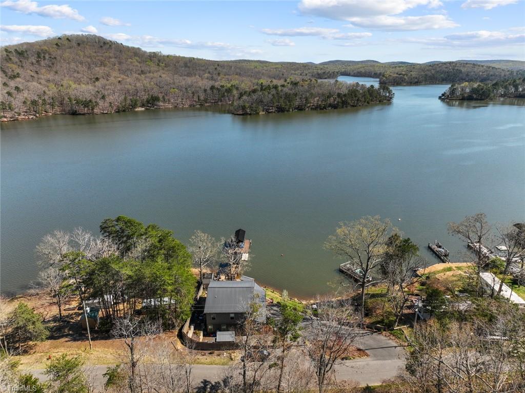 466 Shoreline Road, New London, North Carolina image 1