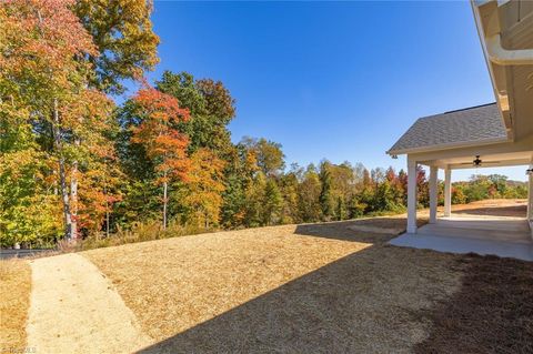 A home in Clemmons