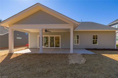 A home in Clemmons