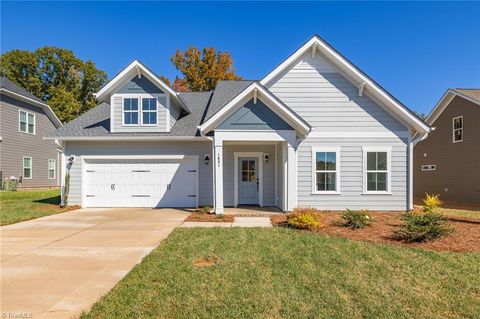 A home in Clemmons