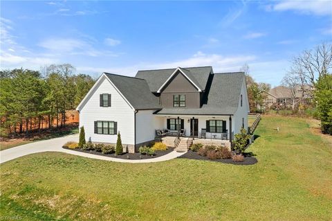 Homes For Sale - 7412 Kingsley Place<br/> Stokesdale, NC 27357