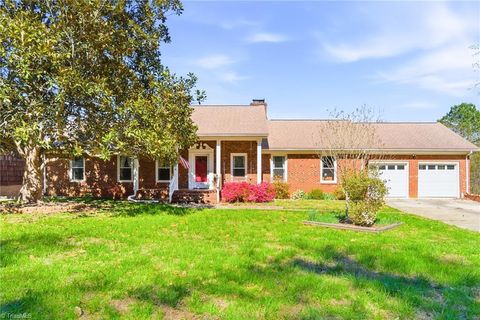 Homes For Sale - 519 Riverside Drive<br/> Burlington, NC 27215