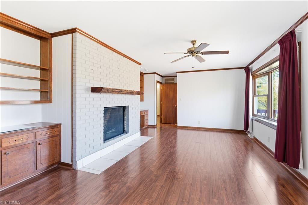 Photo of 519 Riverside Drive, Burlington, NC 27215 (MLS # 1214135)