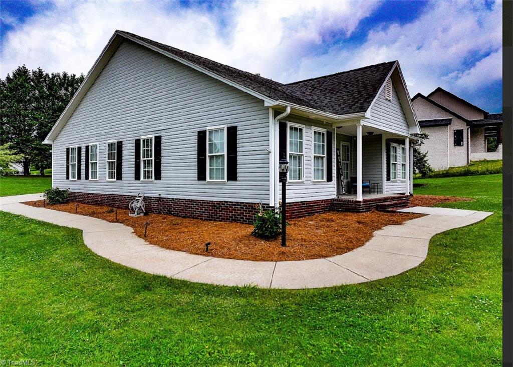 525 Bennett Street, Mount Airy, North Carolina image 30