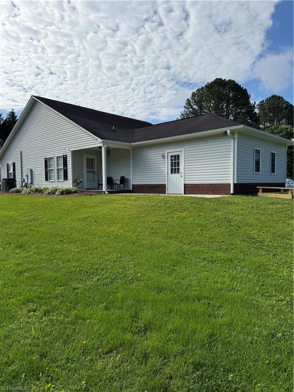 525 Bennett Street, Mount Airy, North Carolina image 4
