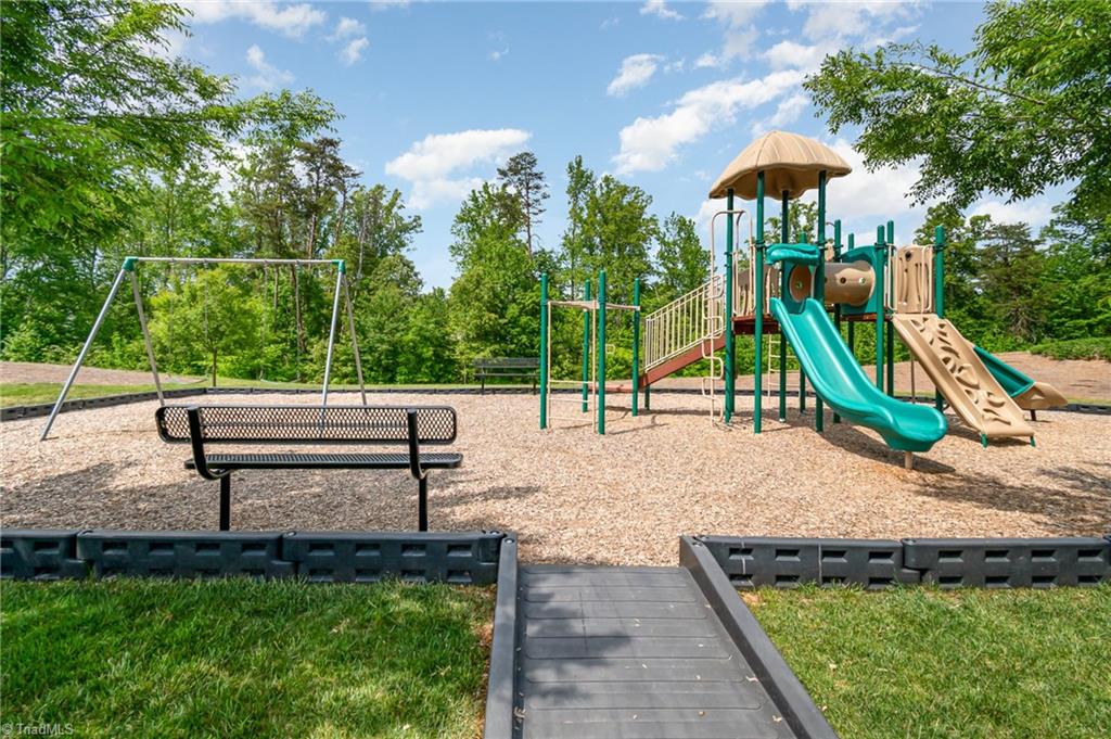 Greensboro, North Carolina 27455, United States, 4 Bedrooms Bedrooms, ,3 BathroomsBathrooms,Residential,Active,199869