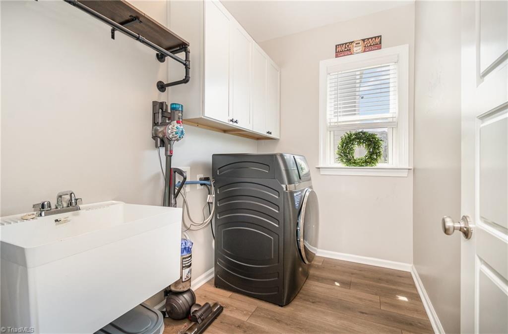 Greensboro, North Carolina 27455, United States, 4 Bedrooms Bedrooms, ,3 BathroomsBathrooms,Residential,Active,199869