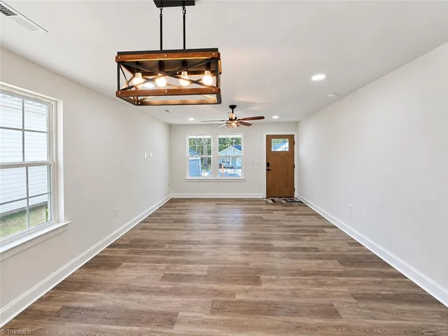 735 Meadowgreen Village Drive, photo 5 of 22
