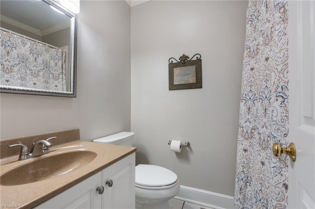 216 Forestdale Drive, Jamestown, North Carolina image 15