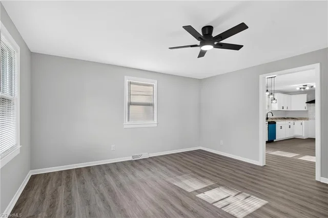 918 Beaumont Avenue, photo 5 of 26