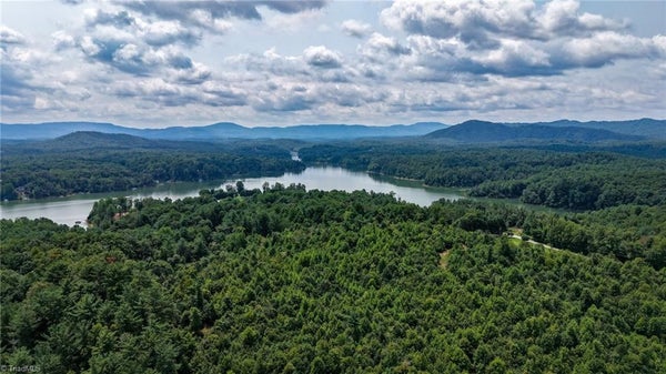 ROCKY POINT RD, WILKESBORO, NC 28697 - Image c25feaddc272d803c6fee31dc8fee942/1093587904