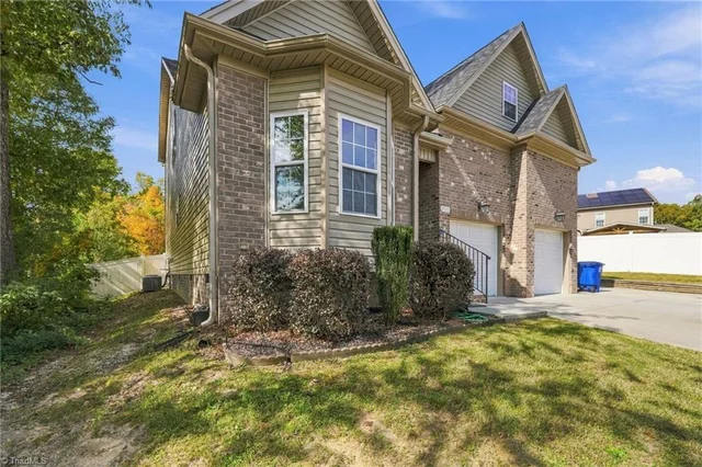 4362 Eland Court, photo 3 of 40