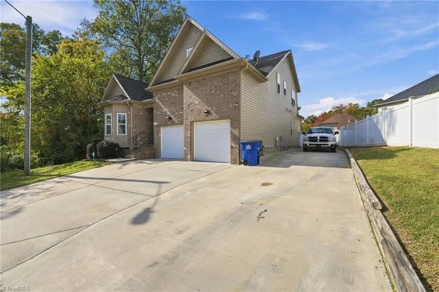 4362 Eland Court, photo 2 of 40