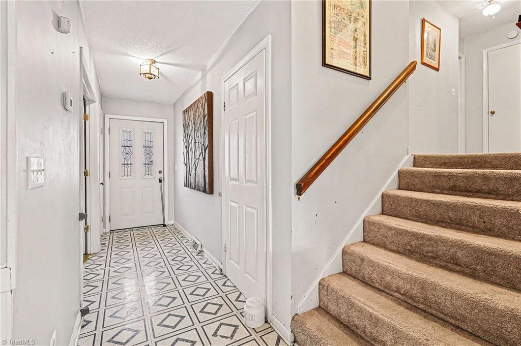 406 E Wellington Lane