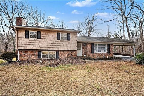 406 E Wellington Lane Walnut Cove NC 27052