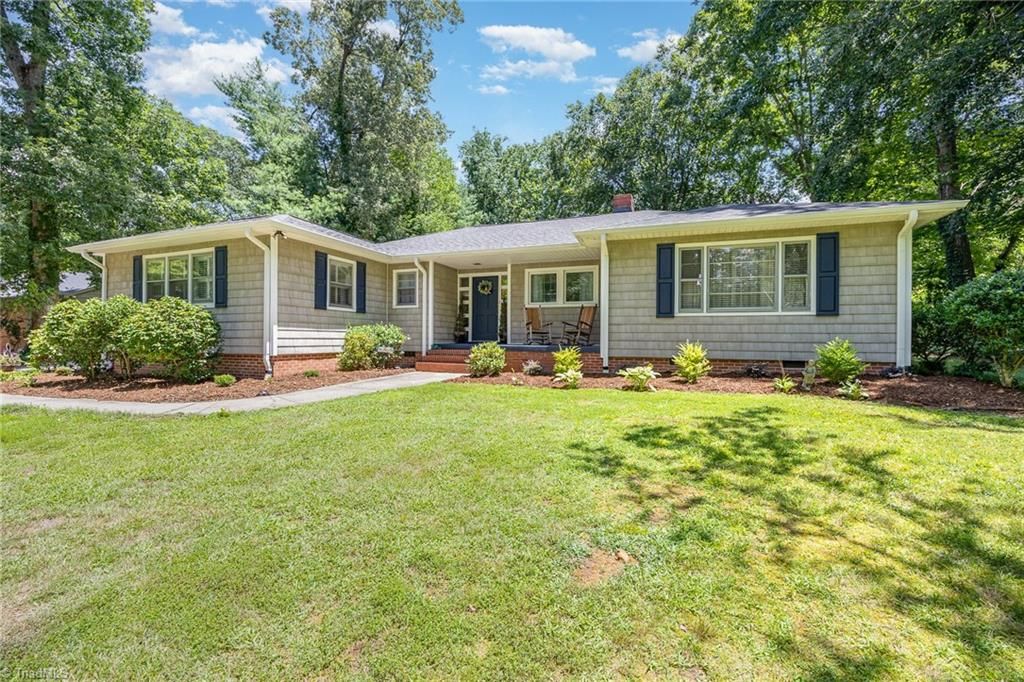 Photo of 159 Circle Drive, Thomasville, NC 27360 (MLS # 1225056)