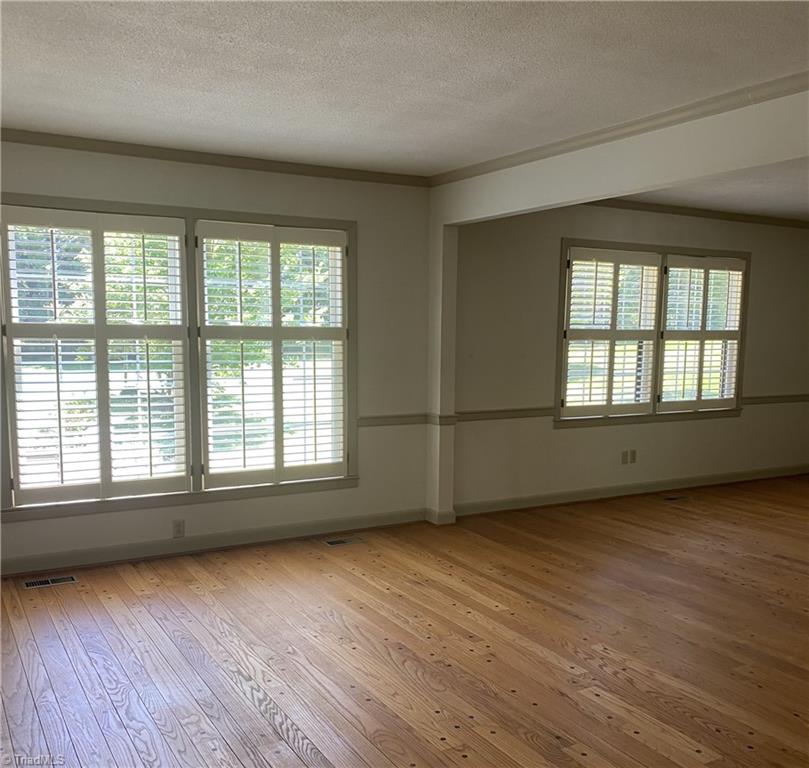 1229 Woodbrook Drive, Kernersville, North Carolina image 5