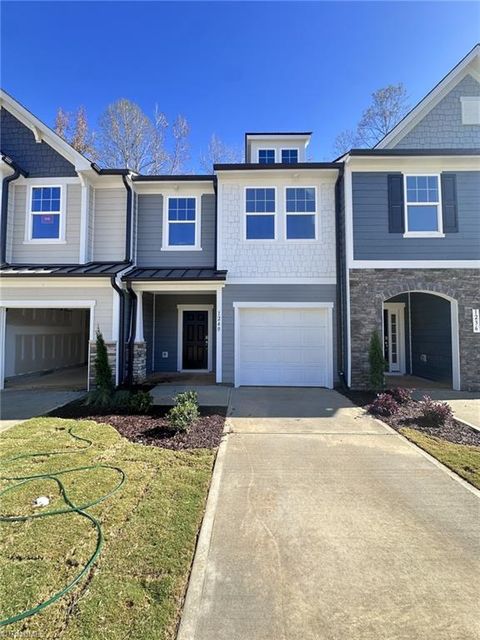Townhouse For Sale - 1240 Hammond Drive<br/> Mebane, NC 27302
