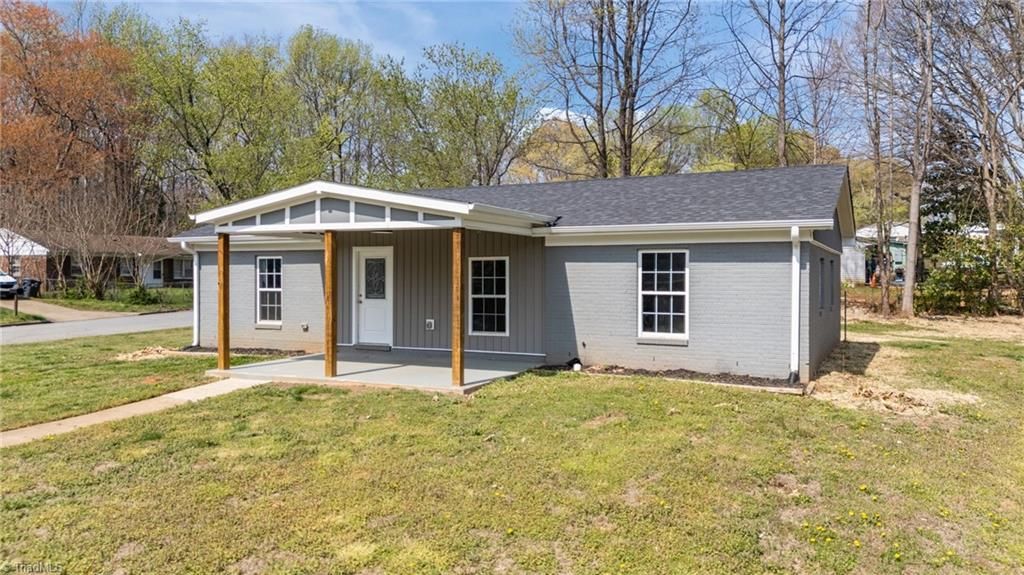 Photo of 1 Godwin Court, Greensboro, NC 27405 (MLS # 1213870)