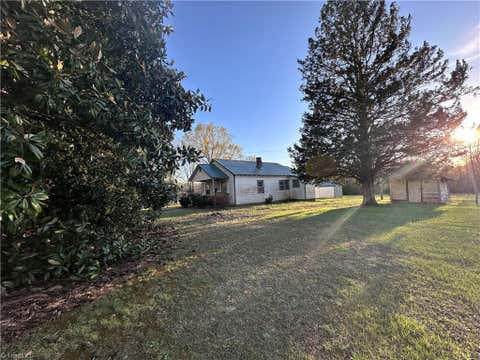 Homes For Sale - 5618 Farmstead Road<br/> Randolph County, Seagrove, NC 27341
