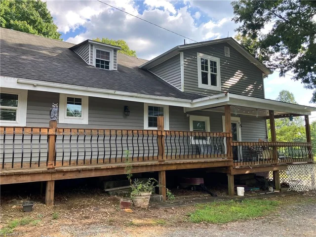 1016 Sanders Shelton Road, photo 2 of 22