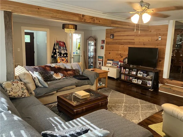 1016 Sanders Shelton Road, photo 5 of 22