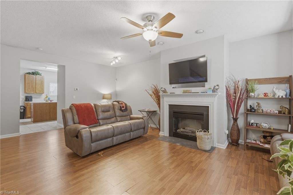 Photo of 204 Heritage Creek Way, Greensboro, NC 27405 (MLS # 1209944)