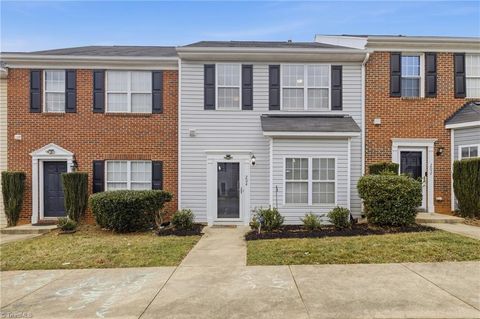 Homes For Sale - 204 Heritage Creek Way<br/> Greensboro, NC 27405