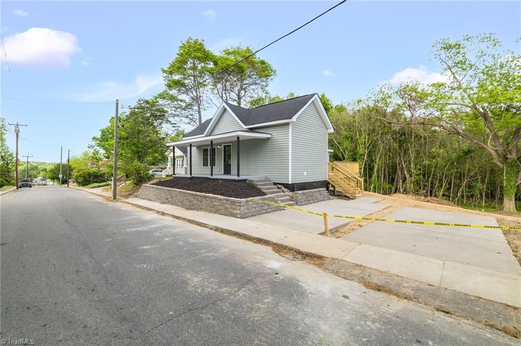 Photo of 321 S Branch Street, Reidsville, NC 27320 (MLS # 1217123)