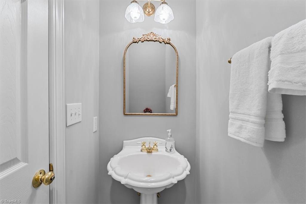 Stoneville, North Carolina 27048, United States, 3 Bedrooms Bedrooms, ,4 BathroomsBathrooms,Residential,Active,160846