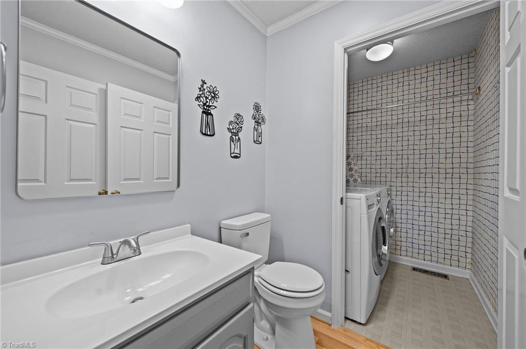 8016 Riverview Drive, Clemmons, North Carolina image 16