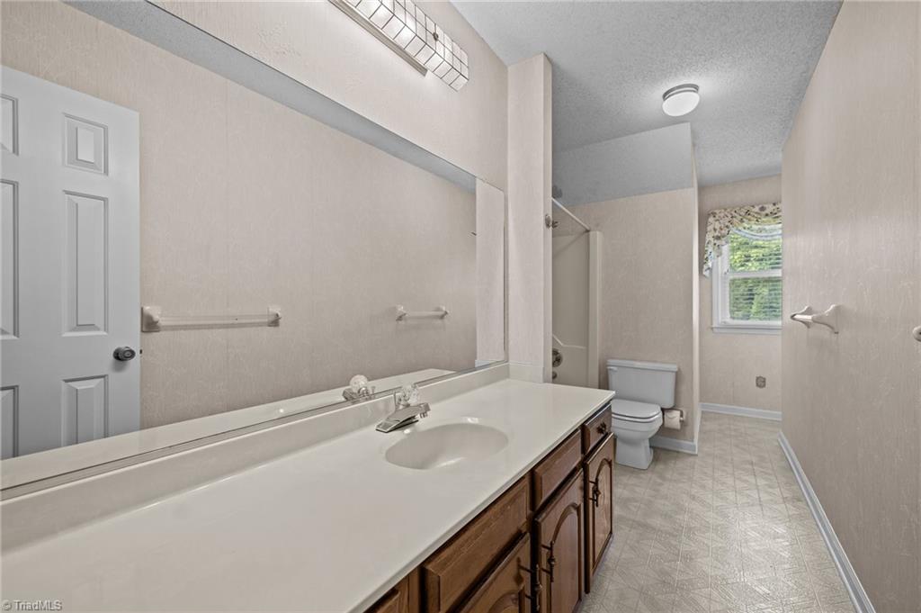 8016 Riverview Drive, Clemmons, North Carolina image 19