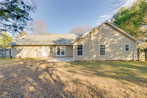 A home in Clemmons