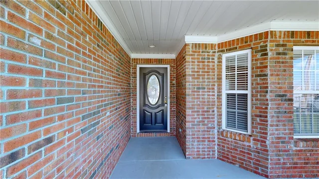 3879 Wood Avenue, photo 2 of 20