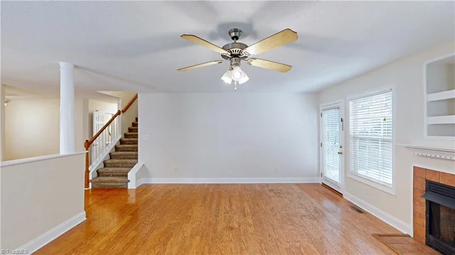 3879 Wood Avenue, photo 4 of 20