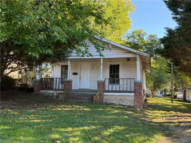 607 Hedrick Avenue, photo 2 of 2