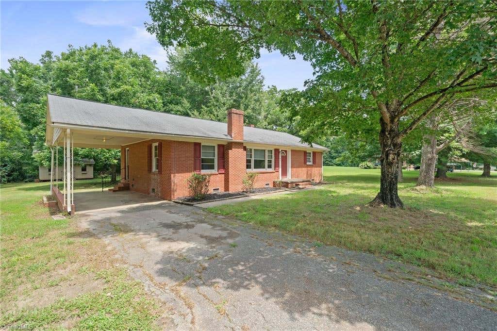 Photo of 147 Oakdale Circle, Mocksville, NC 27028 (MLS # 1230369)